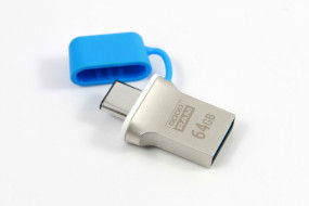 foto de Goodram 64GB USB 3.0 unidad flash USB USB Type-A / USB Type-C 3.2 Gen 1 (3.1 Gen 1) Azul