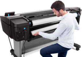 foto de HP Designjet T1700 impresora de gran formato Inyección de tinta térmica Color 2400 x 1200 DPI 1118 x 1676 mm