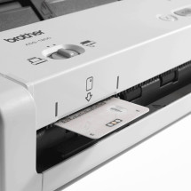 foto de Brother ADS-1200 escaner Esc?ner con alimentador autom?tico de documentos (ADF) 600 x 600 DPI A4 Negro, Blanco