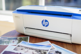 foto de HP DeskJet 3760 Inal?mbrico All-in-One Color Impresora, Instant Ink; Fotocopiadora, esc?ner