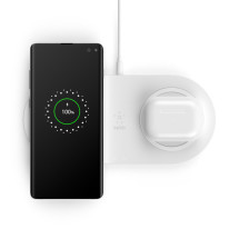 foto de CARGADOR QI INALAMBRICO DOBLE BELKIN BOOSTCHARGE 10W BLANCO
