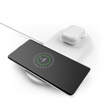 foto de CARGADOR QI INALAMBRICO DOBLE BELKIN BOOSTCHARGE 10W BLANCO