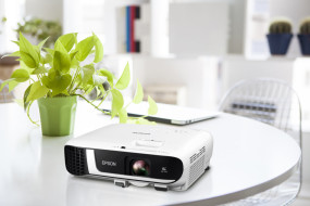 foto de PROYECTOR EPSON EB-FH52