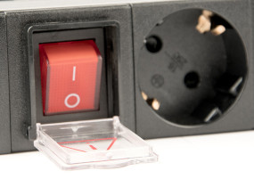 foto de REGLETA RACK GEMBIRD 1U 16A 8 TOMAS NEGRO 3 M CON INTERRUPTOR