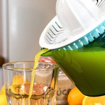 foto de EXPRIMIDOR ELECTRICO CECOTEC ZITRUS EASY BASIC