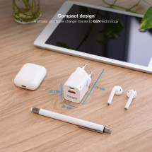 foto de CARGADOR DE PARED TOOQ GAN USB-C PD USB-A QC 30W