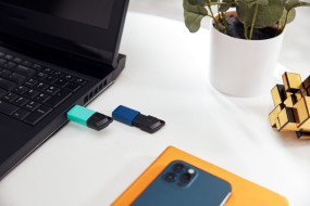 foto de MEMORIA USB 3.2 KINGSTON 64GB DATATRAVELER EXODIA M NEGRO
