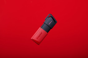 foto de MEMORIA USB 3.2 KINGSTON 128GB DATATRAVELER EXODIA M NEGRO