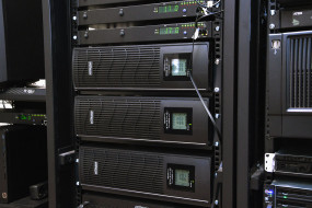 foto de SAI GEMBIRD PARA RACK 2000 VA NEGRO