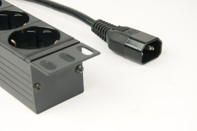 foto de REGLETA PDU GEMBIRD 8 SCHUKO 1U 10A ENCHU C14 CABLE DE 3 M