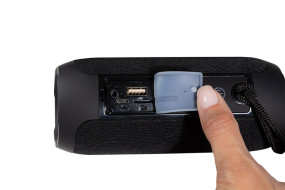 foto de ALTAVOZ PORTATIL TREVI XR JUMP XR 84 Plus 5W BLUETOOTH USB NEGRO