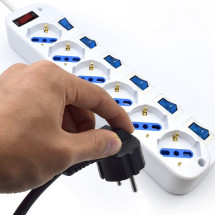 foto de REGLETA EWENT 6 TOMAS SHUKO 16A CON INTERRUPTOR ON/OFF 5M BLANCA