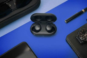 foto de AURICULARES BLUETOOTH PHILIPS TAT4556BK CON ESTUCHE DE CARGA 9H NEGROS