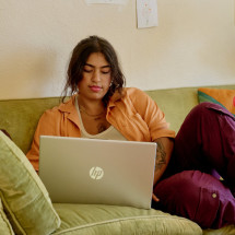 foto de PORTATIL HP 15-FD0058NS CORE 5 120U 8GB 512GB 15,6FHD FreeDOS