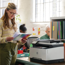 foto de HP LaserJet Pro 3302fdw Inal?mbrico Multifunction Color Impresora, Fotocopiadora, esc?ner; D?plex