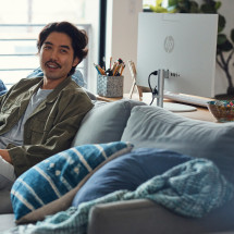 foto de HP 24-cr0040ns Intel? Core? i3 i3-1315U 60,5 cm (23.8) 1920 x 1080 Pixeles 8 GB DDR4-SDRAM 512 GB SSD Windows 11 Home Wi-Fi 6 (802.11ax) Blanco