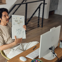 foto de HP 24-cr0040ns Intel? Core? i3 i3-1315U 60,5 cm (23.8) 1920 x 1080 Pixeles 8 GB DDR4-SDRAM 512 GB SSD Windows 11 Home Wi-Fi 6 (802.11ax) Blanco