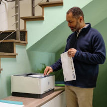 foto de HP LaserJet Pro 3202dn Color Impresora, Solo Ethernet; A doble cara
