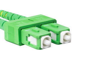 foto de CABLE DE FIBRAOPTICA LANBERG DUPLEX LC/UPC-SC/APC 2M LSZH G657A1 AMARILLO