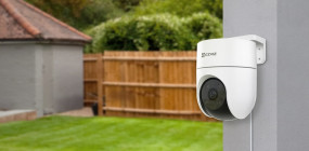 foto de EZVIZ CAMARA VIGILANCIA H8C 4MP EXTERIOR VISION NOCTURNA COLOR 360 WIFI BLANCO