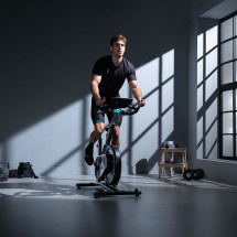 foto de BICICLETA ESTATICA CECOTEC 07000 MAGNO CONNECTED