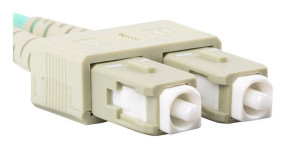 foto de CABLE DE FIBRA OPTICA LANBERG 1M MULTI LC/UPC-SC/UPC DUPLEX LSZH OM4 50/125 3.0