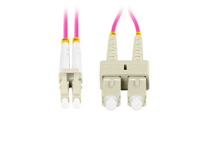 foto de CABLE DE FIBRA OPTICA LANBERG 1M MULTI LC/UPC-SC/UPC DUPLEX LSZH OM4 50/125 3.0