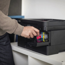 foto de Brother MFC-J4550DW impresora multifunci?n Inyecci?n de tinta A4 1200 x 4800 DPI Wifi