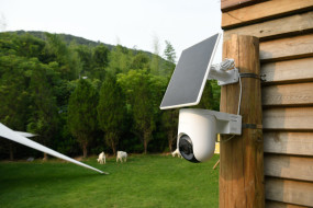 foto de EZVIZ CAMARA WIFI EXTERIOR HB8 2K+ 4MP PANORAMICA/INCLINACION CON BATERIA