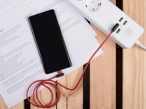 foto de CABLE NATEC USB-C MACHO A USB-A 2.0 MACHO 1M CONECTORES EN ANGULO ROJO EN CAJA