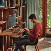 foto de PC AIO HP OMNISTUDIO X 27-CS0015NS U5-125H 16G 512G 27 W11H