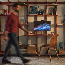 foto de PC AIO HP OMNISTUDIO X 27-CS0015NS U5-125H 16G 512G 27 W11H